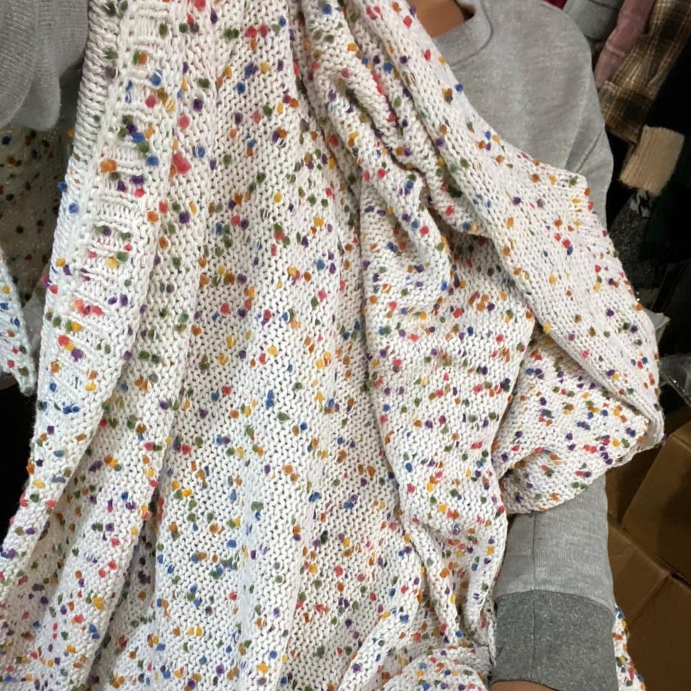 NWT Cozy Confetti Blanket